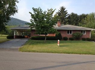 158 Nittany St, Pleasant Gap, PA 16823