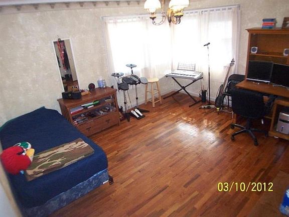 4th image of 1110 N Buckeye Ave