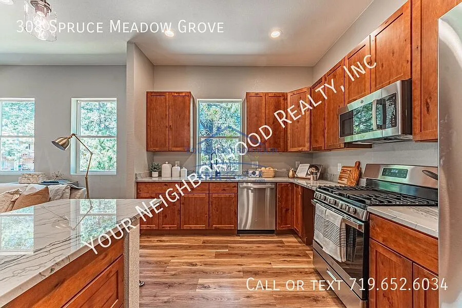 Building Photo - 308 Spruce Meadow Grv