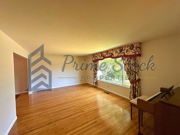2nd image of 2391 Sandpiper Way