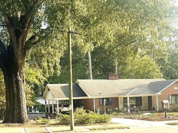 408 E Academy St, Fuquay Varina, NC 27526