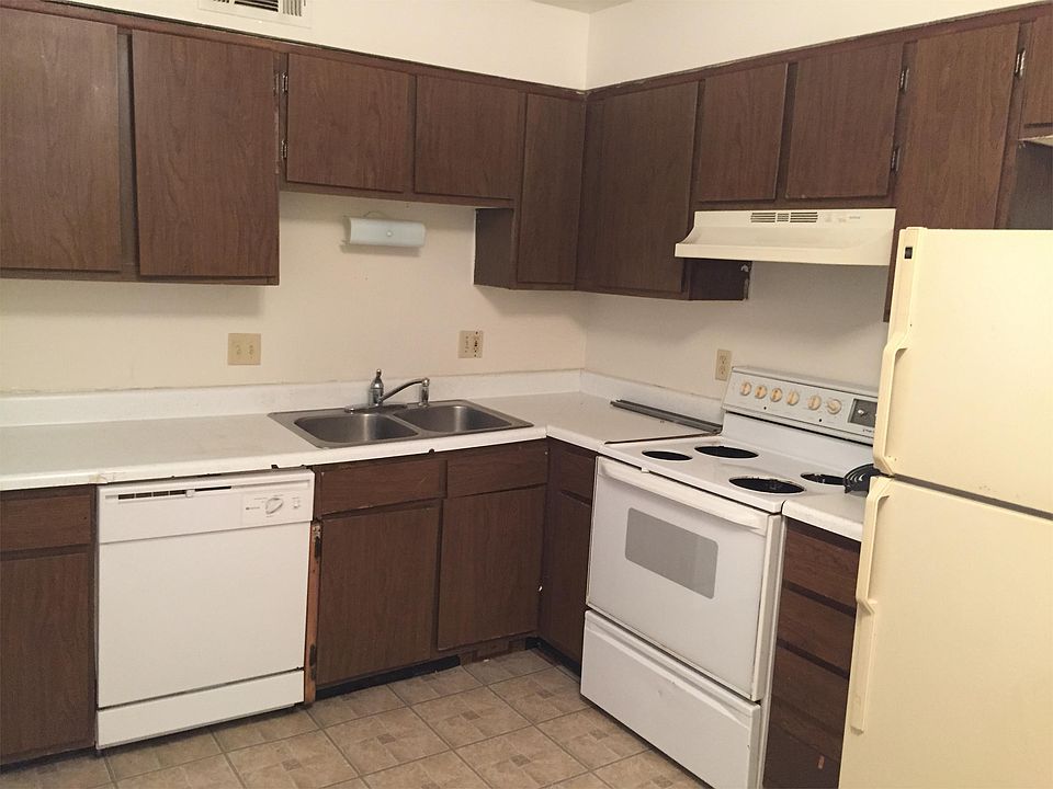 2nd image of 2521 Pollack Ave