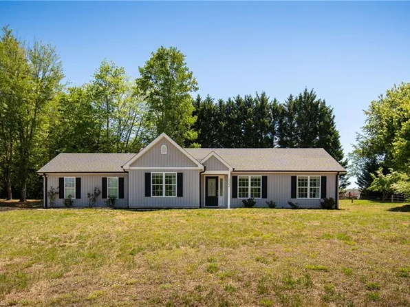 122 Fosstorall Rd, King, NC 27021