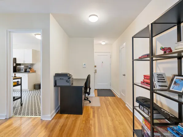 143 Bennett Avenue 2R image 2 of 8