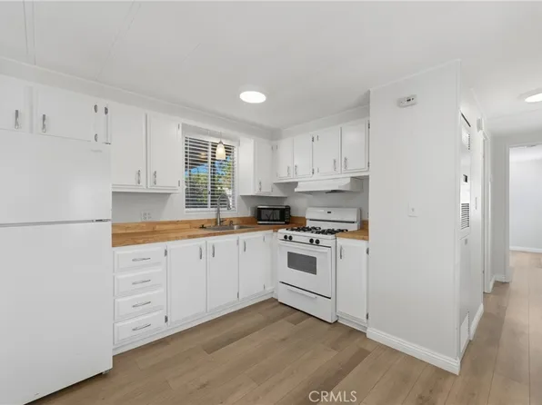 631 Santa Clara Cir, Hemet, CA 92543