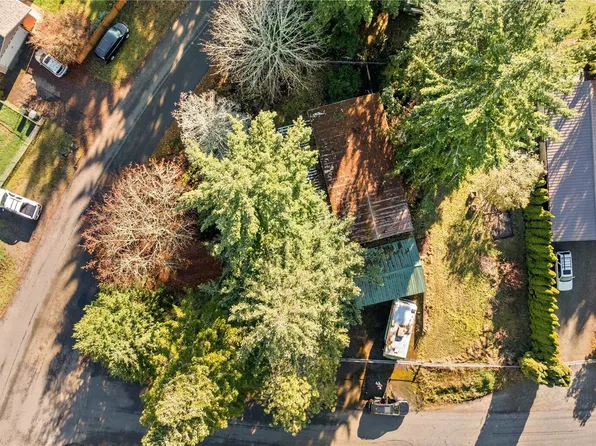 13405 Cedar Court E, Bonney Lake, WA 98391