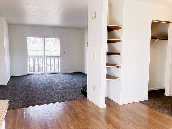 5th image of 1103 Broaddus St