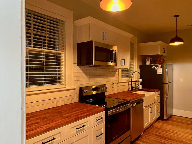 2 bed, 1200 sqft, $2,300 — Photo 3