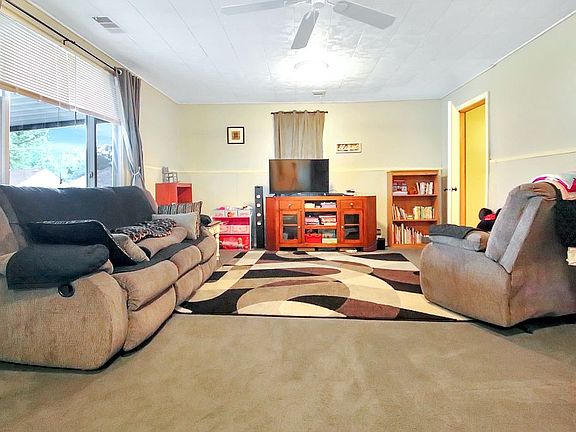 3rd image of 5121 N Ogden Ave