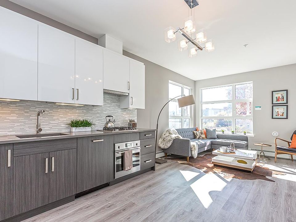 1st image of 515 4th Ave NE #110