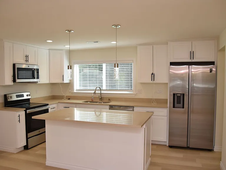 5724 Hillcrest Dr SW — Photo 9