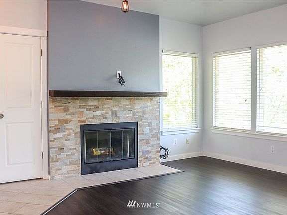 2nd image of 9210 Market Pl