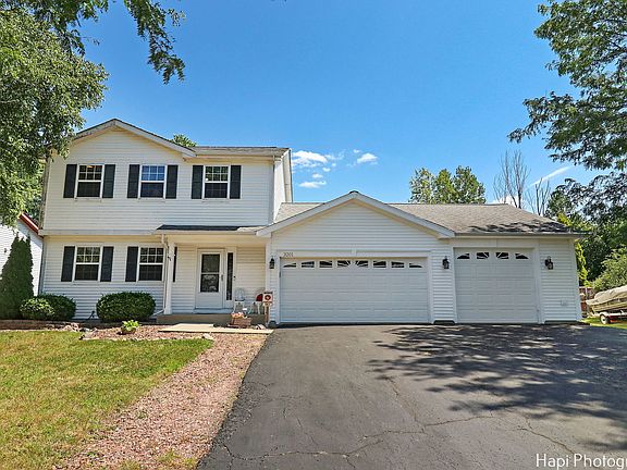 3rd image of 3201 Kensington Ln
