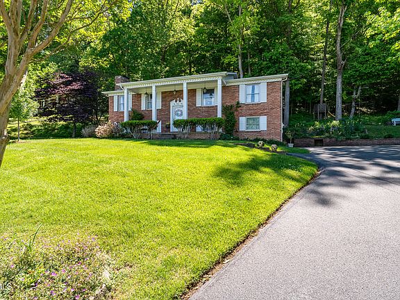 2nd image of 1025 Eastbrook Dr