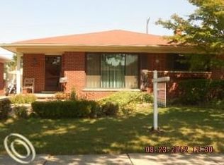 17969 Winsome Rd, Fraser, MI 48026