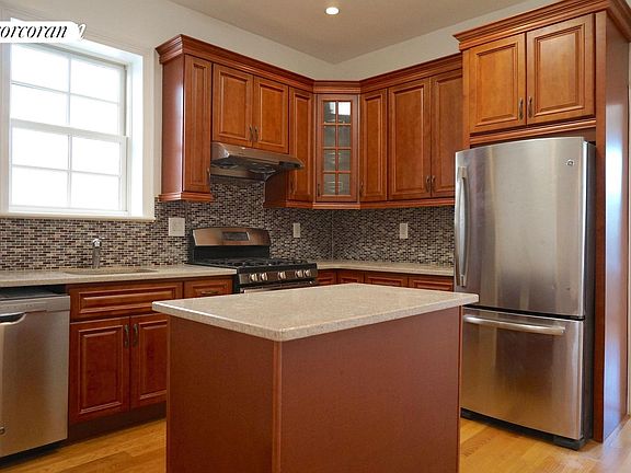2nd image of 374 Lefferts Ave #2