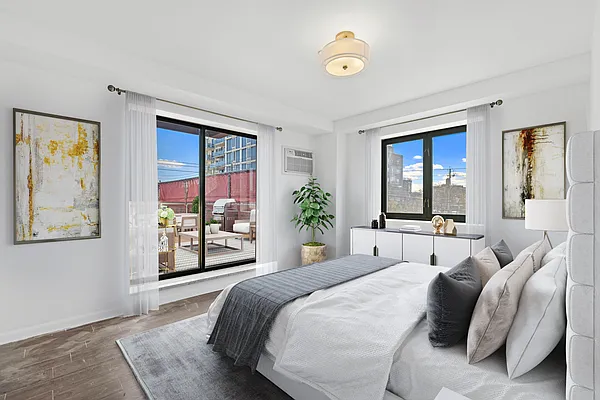 Sold by Thomas Lipovetsky, LREB | media 12