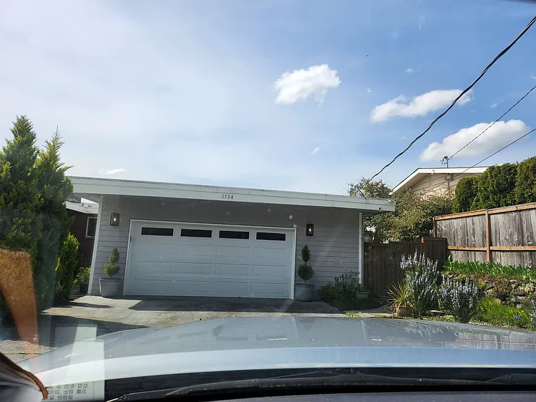 N Jackson Ave — Photo 7