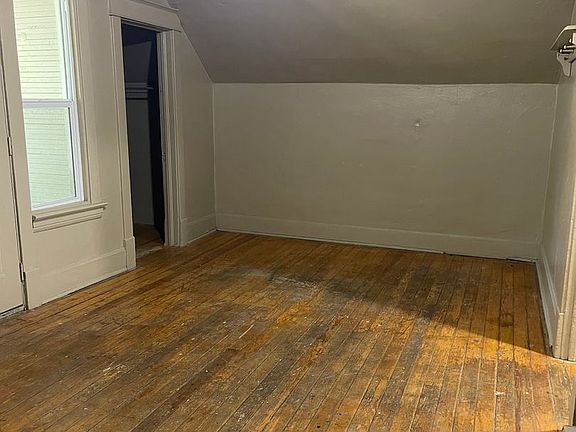 2nd image of 5028 N Nelson St #3