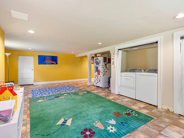 2836 NE Bryce St — Photo 22
