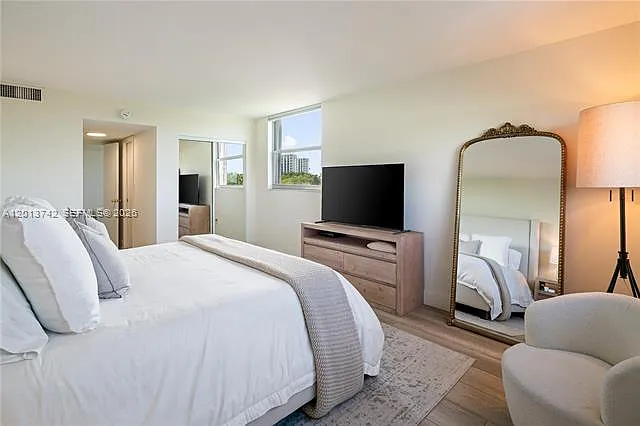 210 Sea View Dr #501 — Photo 12