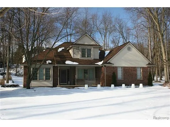 7107 Autumn Wood Dr photo 1