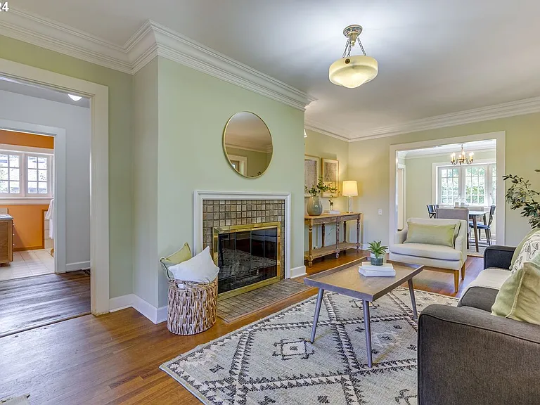 2430 SE Park Ave — Photo 7