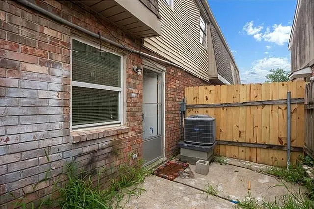 50 Brandon Hall Dr #D — Photo 6