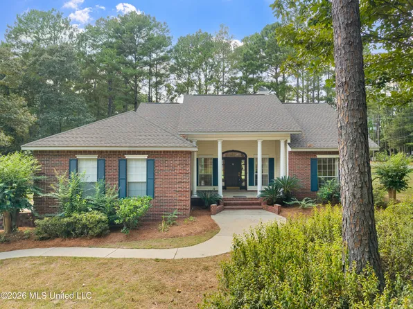 4 Woodleaf St, Hattiesburg, MS 39402