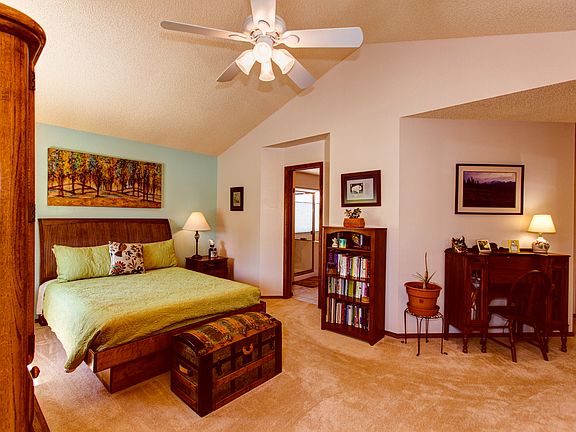 5th image of 8274 Radcliff Dr
