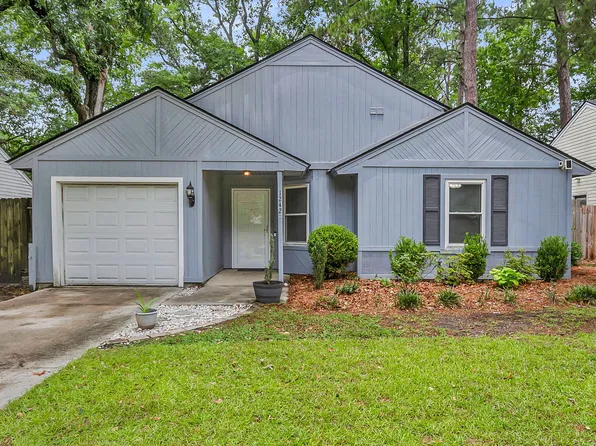 1242 Maryland Dr, Ladson, SC 29456