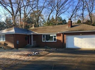 58 Grassy Gutter Rd, Longmeadow, MA 01106