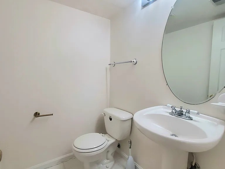6030 Lincolnia Rd — Photo 32