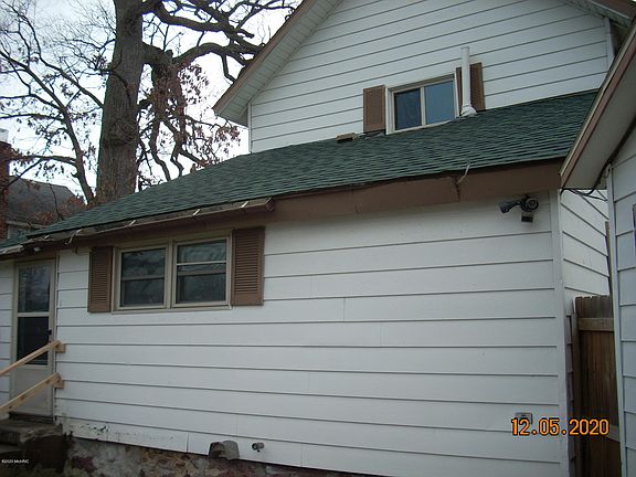4th image of 530 Main St