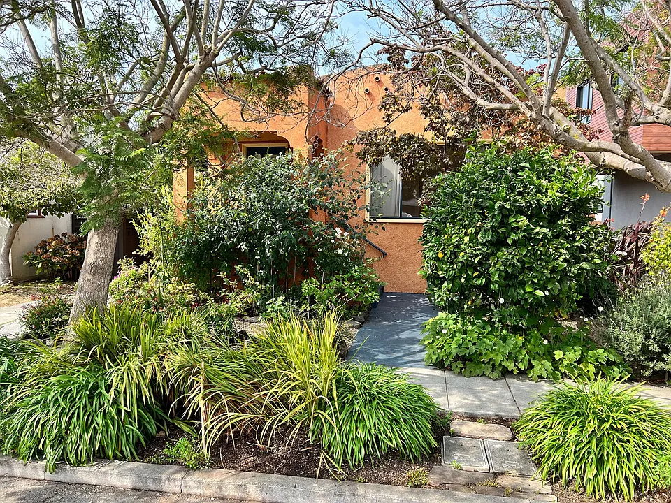 1012 Ramona Ave