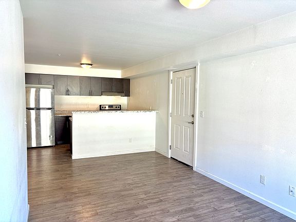 5th image of 5811 SE Boise St #202