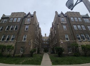 6325 N Mozart St #2E, Chicago, IL 60659
