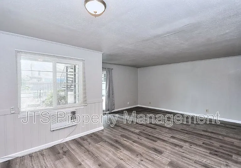 4439 V St #1 — Photo 11