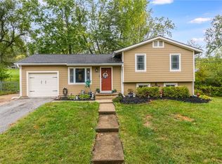 7109 NW 75th St, Kansas City, MO 64152
