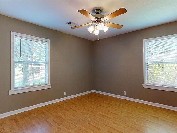 4th image of 3013 Meadows Dr