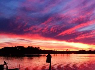 2389 Oakwood Dr, Hillsdale, MI 49242