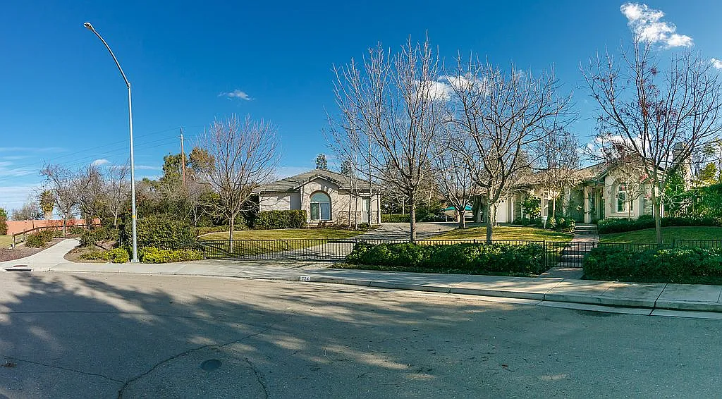 524 Ridgeview Ct photo 1