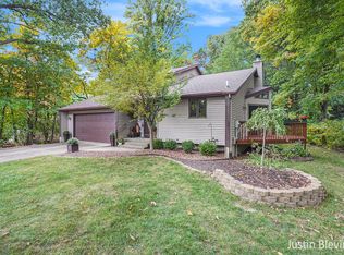 1778 Glenvale Dr SW, Wyoming, MI 49519