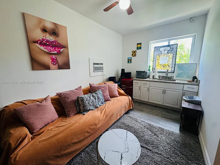 11 NW 47th Ter #1B — Photo 2