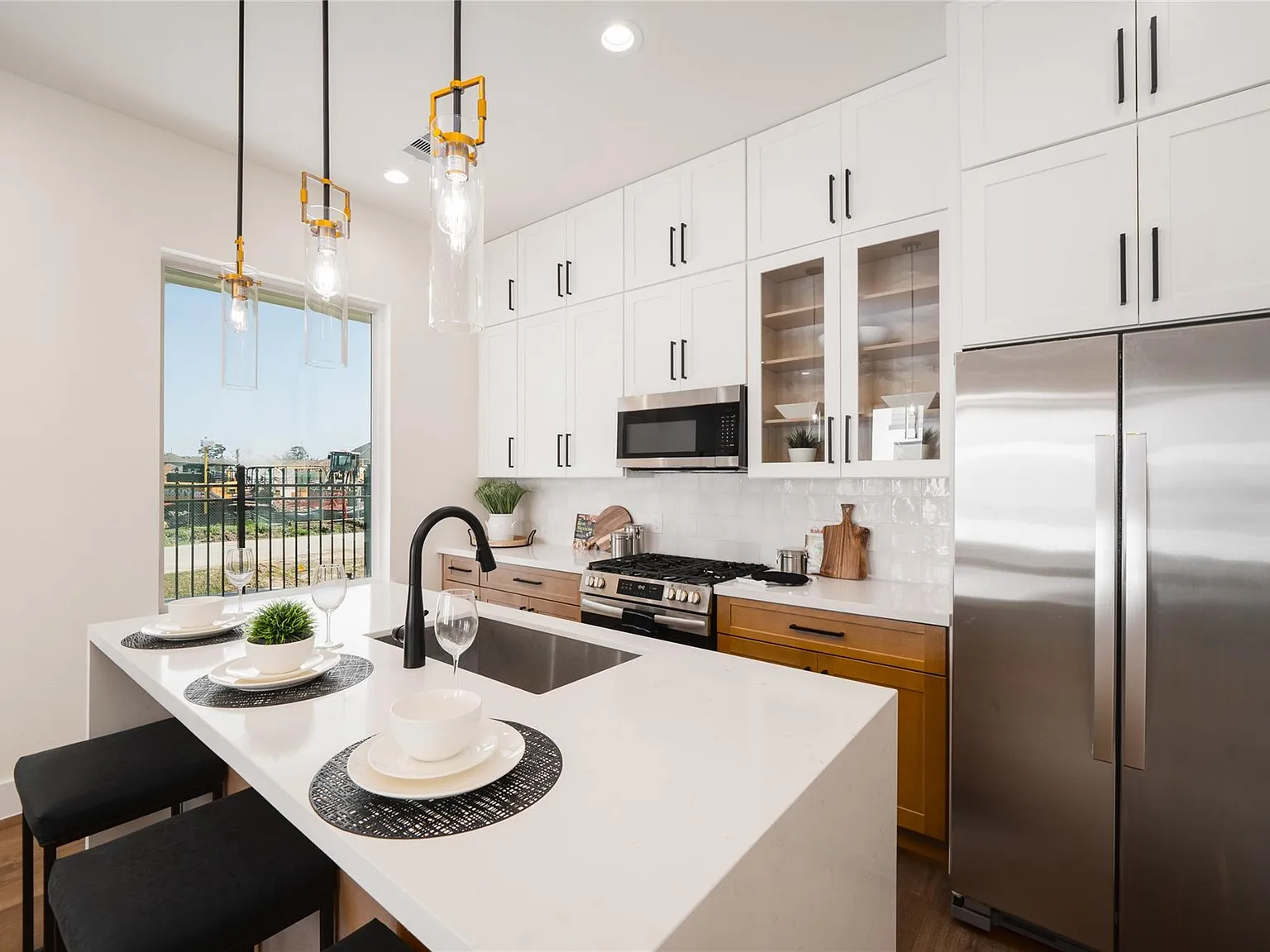 3 bed, 2.5 bath, 1780 sqft, $3,200 — Photo 4
