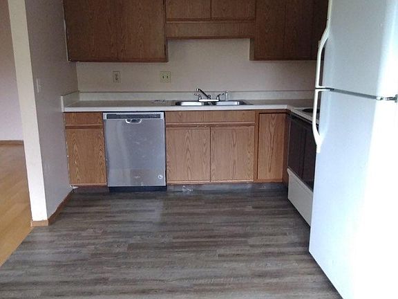 3rd image of 722 Gordon Smith Blvd APT 7