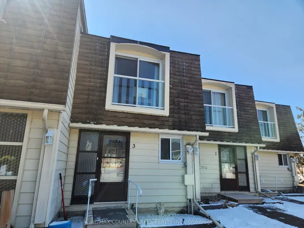 4 Paradise Blvd #3, Ramara, ON L0K 1B0