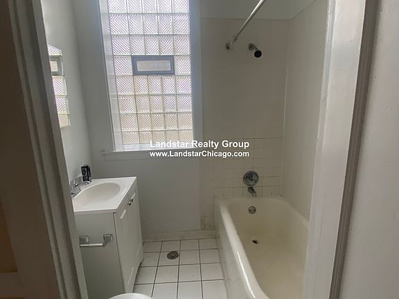 5th image of 7509 N Greenview Ave #2
