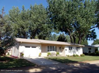 353 7th Ave E, Dickinson, ND 58601