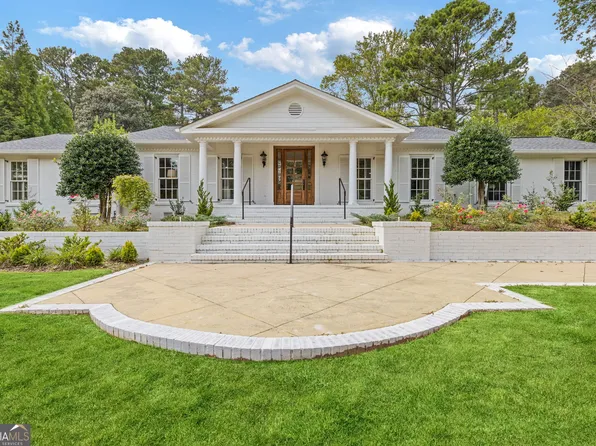 5650 Eden Roc Ln, Atlanta, GA 30342